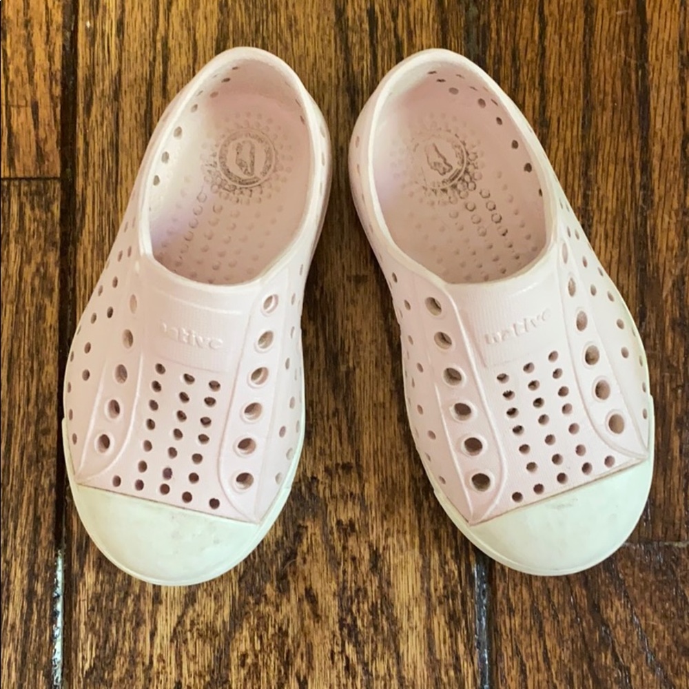 Native Jefferson pink girl shoes
